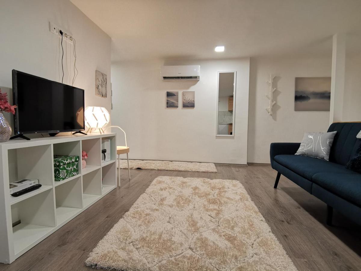 Smile Miko Apartment By Castle Boedapest Buitenkant foto